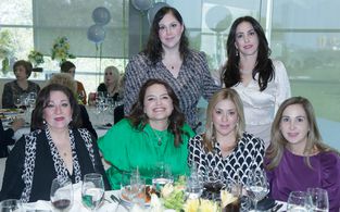 Diana Jaime de Salas, Florencia Salas, Viri Medrano de Salas, Jéssica Salas, Vilma Salas y Tey Salas / Foto: Omar Valdez