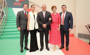 Ernesto, Cordelia, Román, Selina y Román