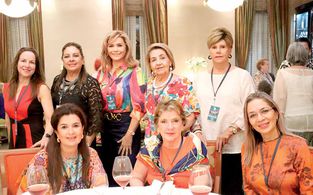 DIANA GUEL, SILVIA ESPARZA, SILVIA TACEA, LULA HERNÁNDEZ, ANNE DE ELIZONDO, ROSA ISELA VÁZQUEZ, KITTY, MARISSA BONILLA lucían hermosas en la reunión